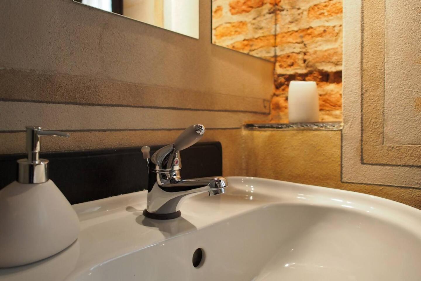 Lovingenoa Red Passion Apartment