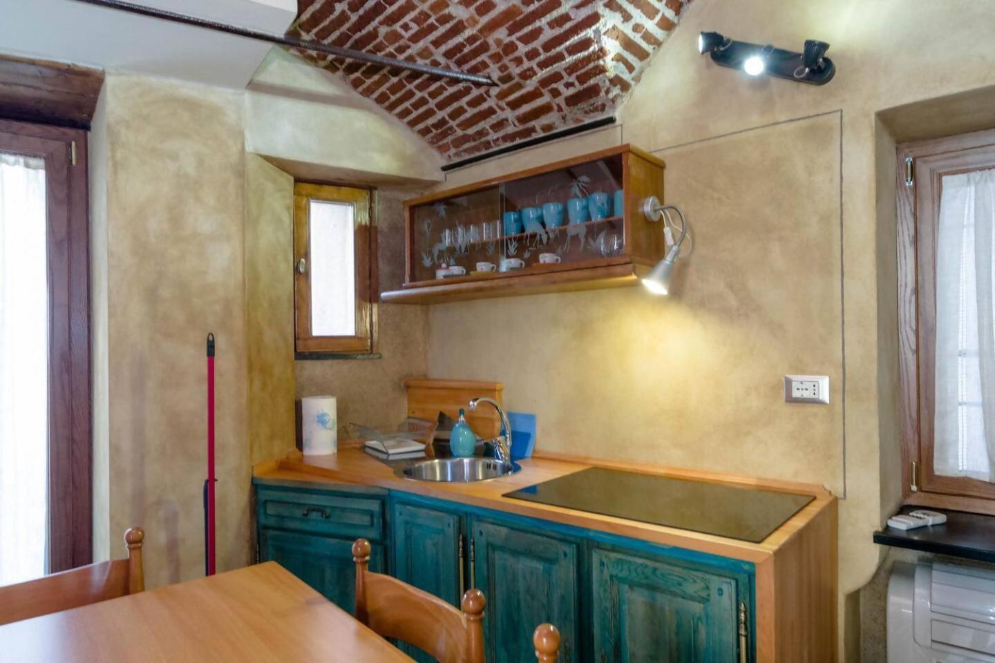 Lovingenoa Red Passion Apartment *