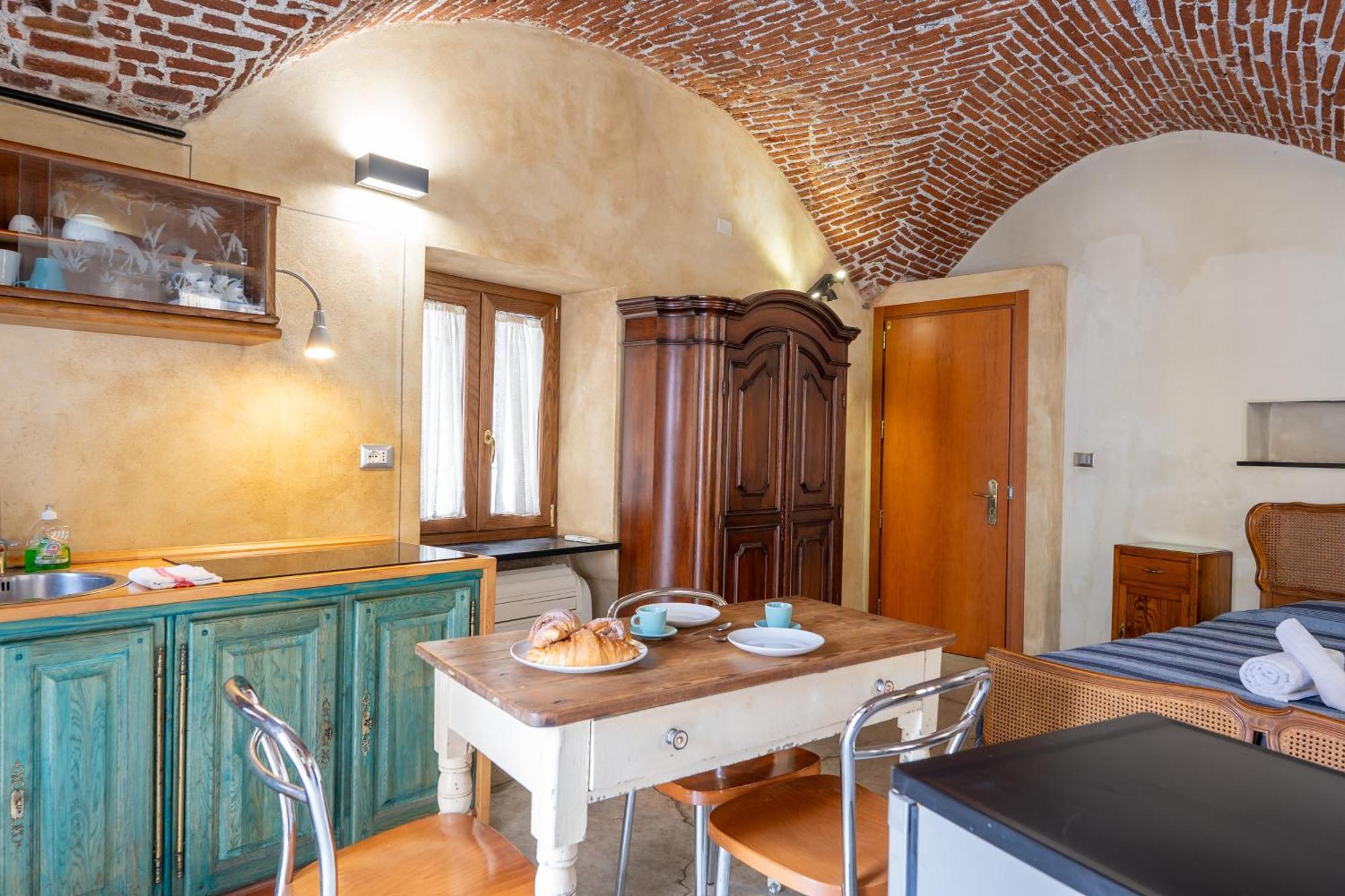 Lovingenoa Red Passion Apartment